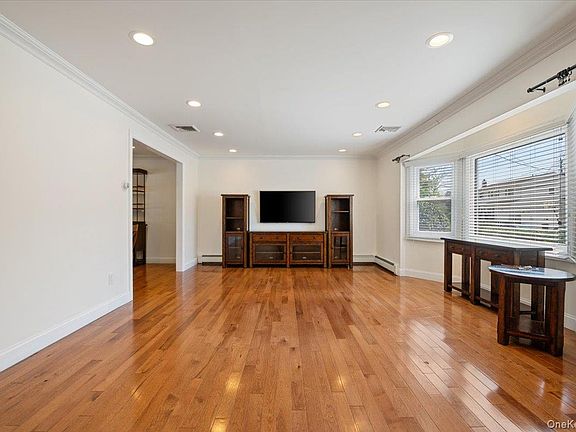 5th image of 711 Koelbel Court