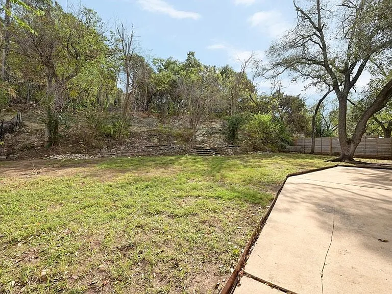 5903 Highland Hills Dr — Photo 31