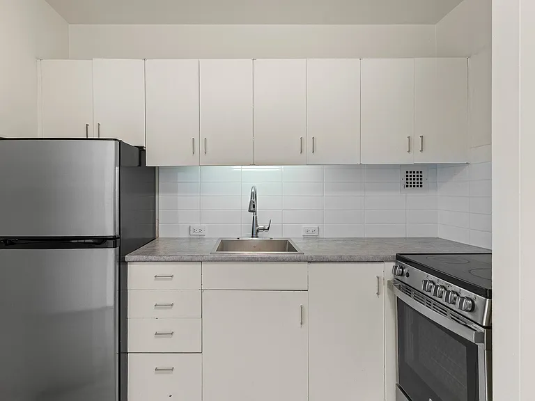9820 104th St NW — Photo 9