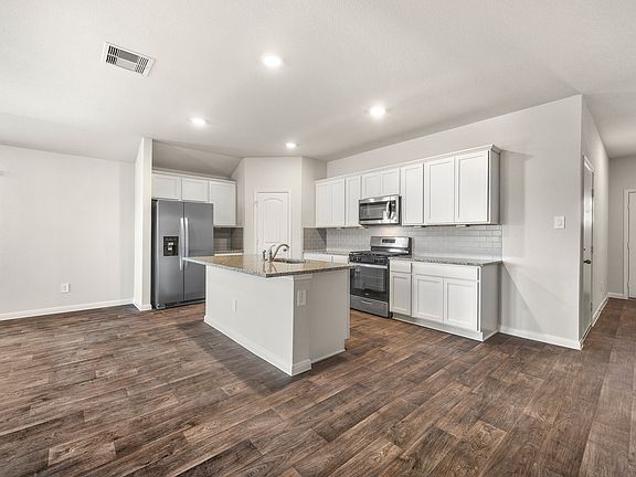 3rd image of 308 Belmont Pl