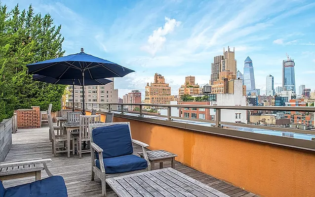 Rented by Cushman & Wakefield (Management) | media 23