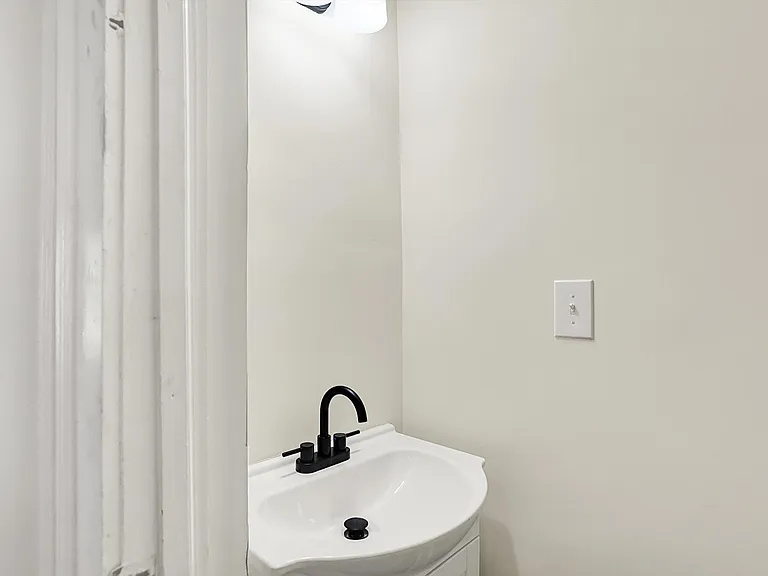 628 N Riley Ave — Photo 12