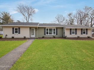 17 Ashland St, Mount Sinai, NY 11766
