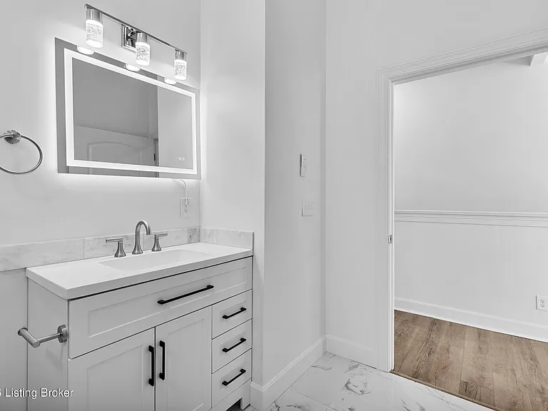 540 S 4th St #401 — Photo 16