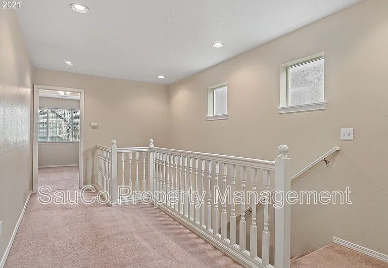 1146 SE Westerland St — Photo 9