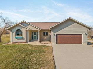301 Garfield St, Gladbrook, IA 50635