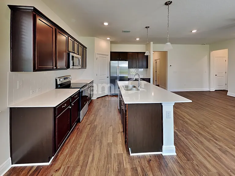 27619 Saint Andrews Ave — Photo 4