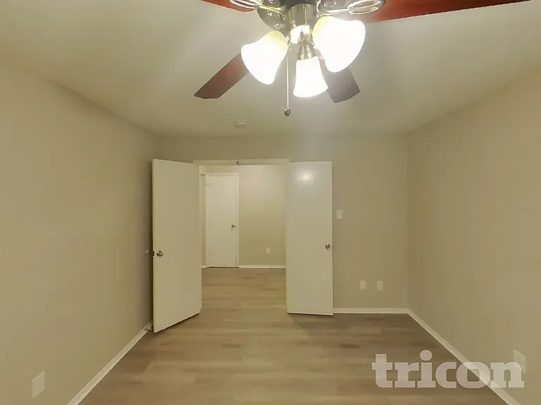 300 Ripplewood Dr — Photo 6