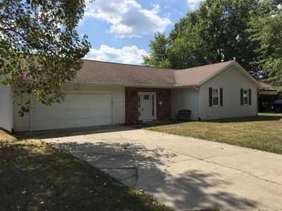 903 Flame Ave, Effingham, IL, 62401