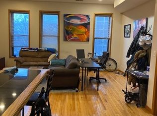 317 W North Ave APT 2, Chicago, IL 60610