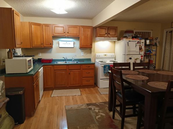221 E Main St