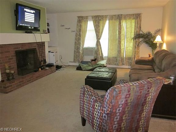 3rd image of 457 Merrimak Dr