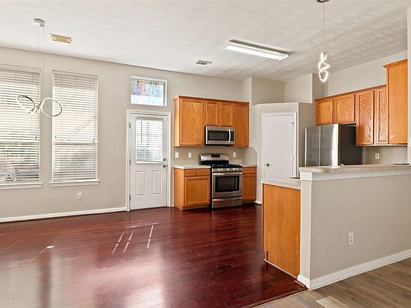 3rd image of 3323 Red Cedar Dr