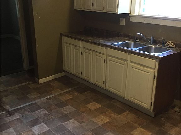 2nd image of 724 W North St APT 2
