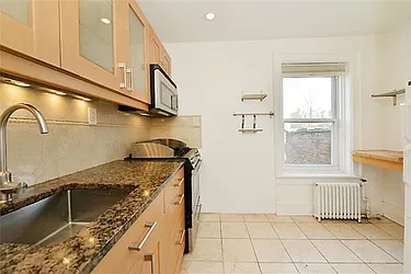 Rented by R New York