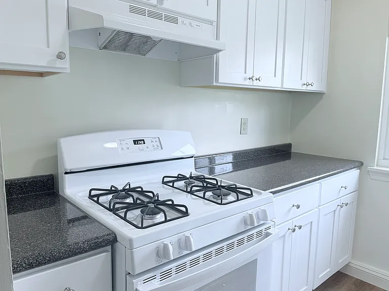 East Bay Apartments — Photo 6