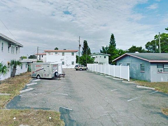 4th image of 33rd Ave N