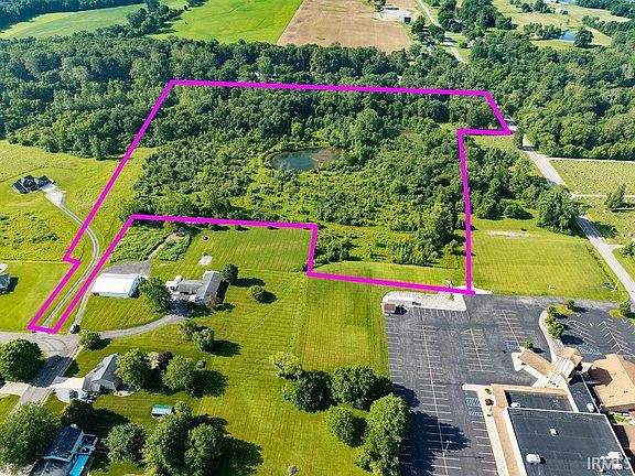 3rd image of 300 W Woodview Dr