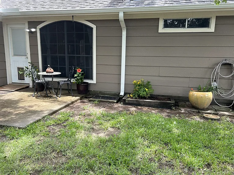 Robin Ave — Photo 19