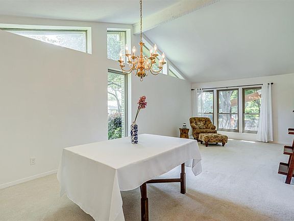 5th image of 1624 Lake Hill Ln