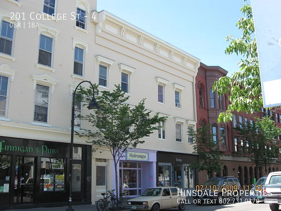 201 College St #4