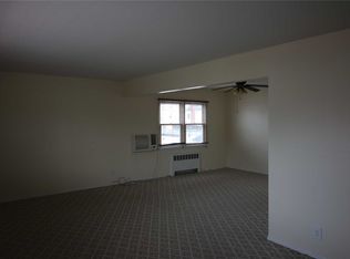 35 Concord St, Lynbrook, NY 11563
