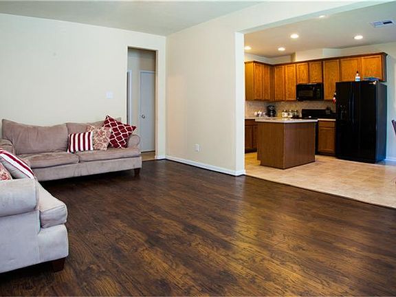 4th image of 10810 Quill Garden Ln