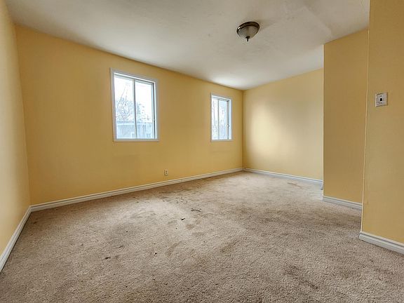3rd image of 197 Louisa St W #1