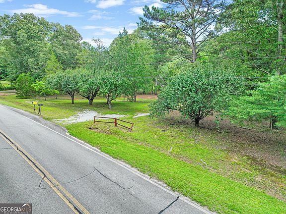 2nd image of 884 Dolly Nixon Rd