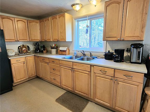 3rd image of 10886 Cox Rd