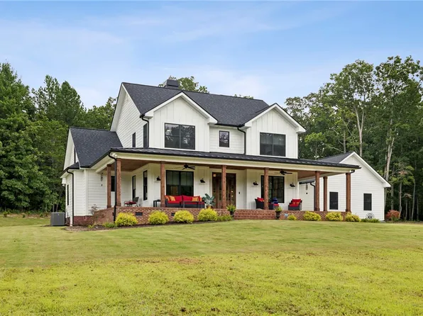 80 Stone Cottage Ln, Landrum, SC 29356