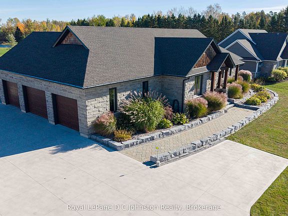 3rd image of 5262 Bruce Rd #3