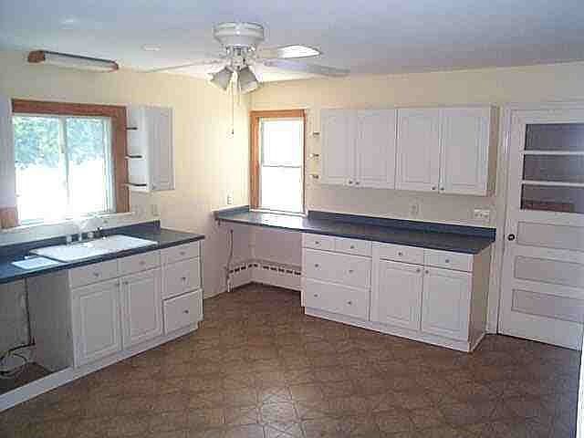 2nd image of 1900 Latta Rd