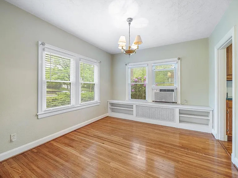 932 Woodrow Ave — Photo 54