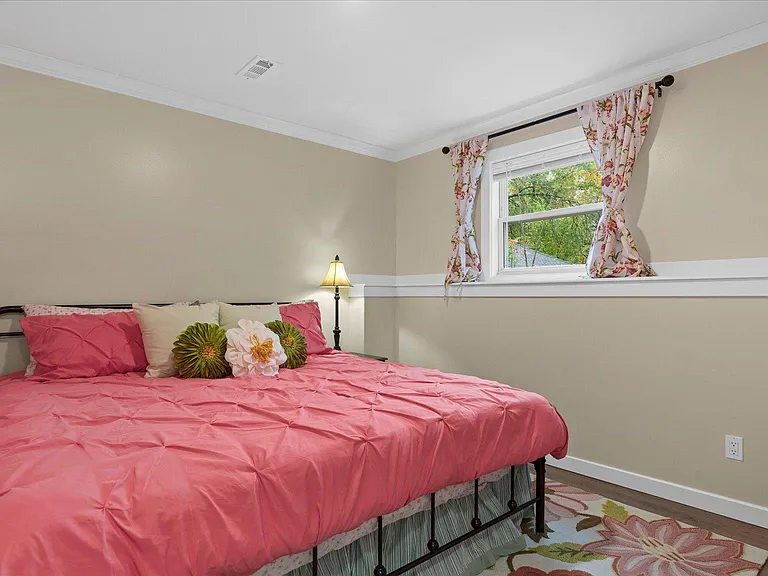 207 Clark St #4 — Photo 6