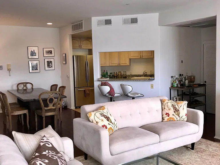 8349 Blackburn Ave #302 — Photo 120