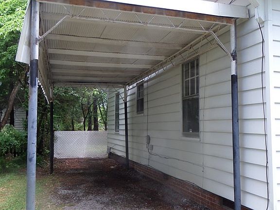 4th image of 905 E Walnut St