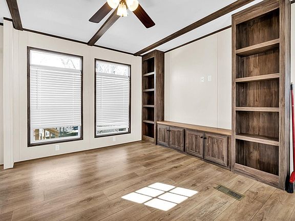 4th image of 218 Grape St #5