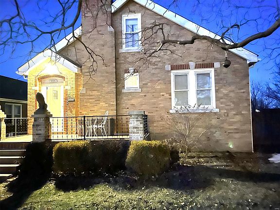 2nd image of 805 Cumberland Dr
