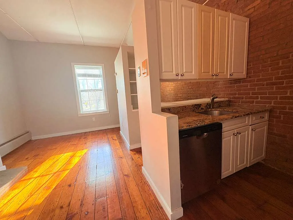 Building Photo - 604 Chapel St #H3
