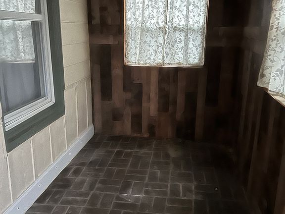 3rd image of 7006 Garesche Ave