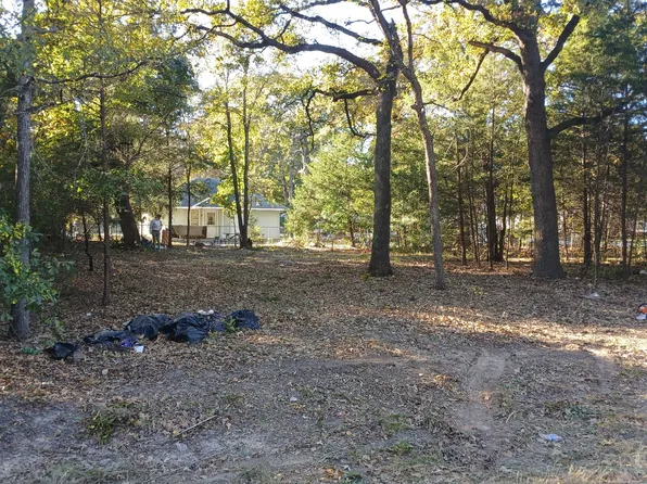 101 Woodside Dr, Mabank, TX 75156