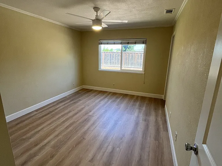 1522 Rhododendron Dr — Photo 8