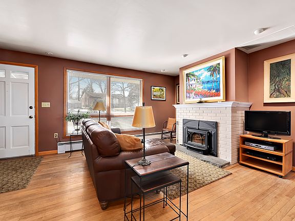 3rd image of 58 Waterbury Pkwy