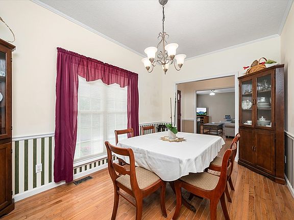 4th image of 3215 Brookmeade Ct