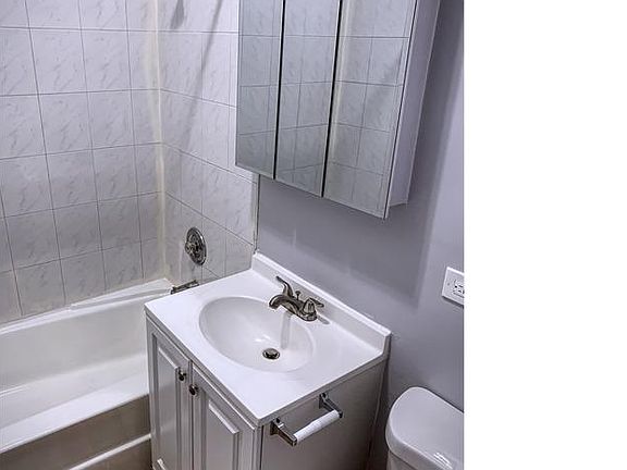5th image of 7608 S Essex Ave #2
