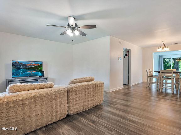 4th image of 105 Lance Court