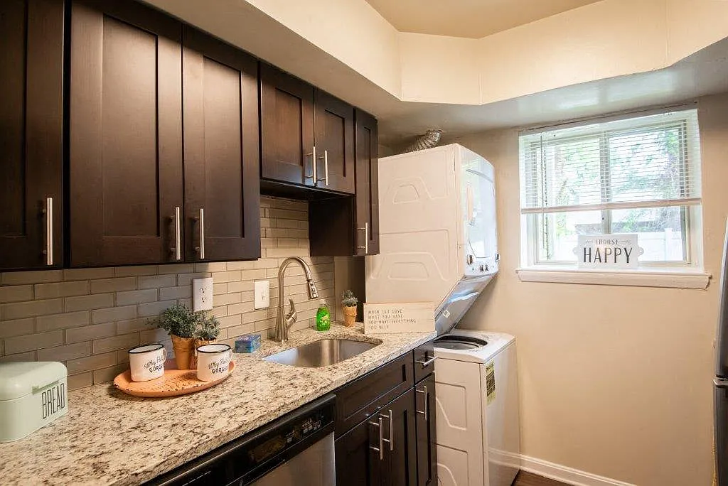 Glen Ridge Apartment Homes — Photo 2