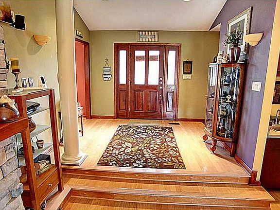 2nd image of 430 Shadywood Dr