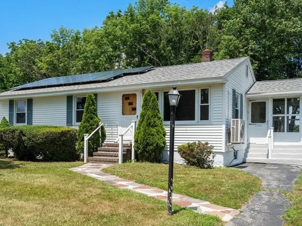 26 Beresford St, Lawrence, MA 01843